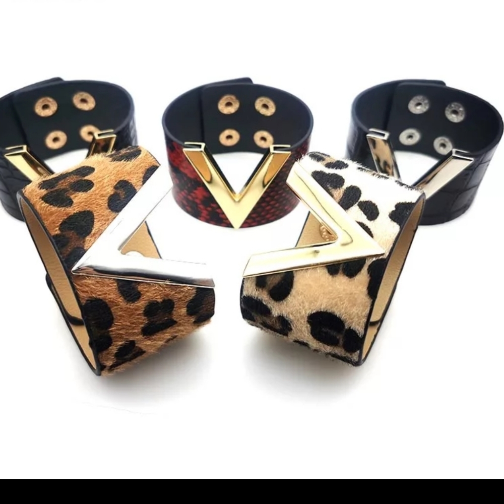Vegan Leather Wide Cuff Bracelet Animal Print - Picture 4 of 7